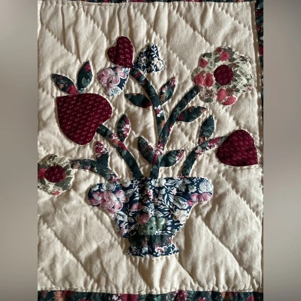 Vintage handmade quilt 64” x 88” Twin
